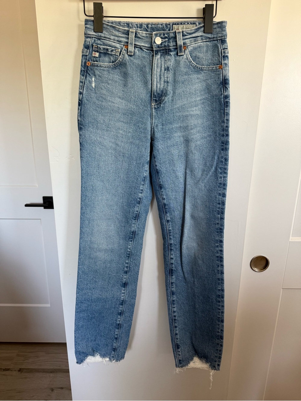 NWOT AG Jeans Saige High-Rise Straight Size 25